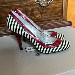 Brand new Naughty Monkey heels size 8